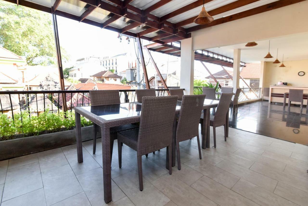 Hotel Reddoorz Near Legian Street Kuta Lombok Esterno foto