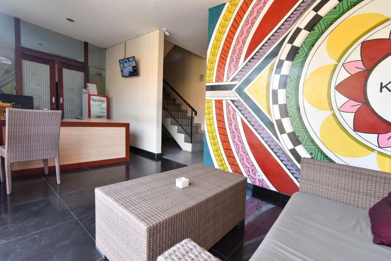 Hotel Reddoorz Near Legian Street Kuta Lombok Esterno foto