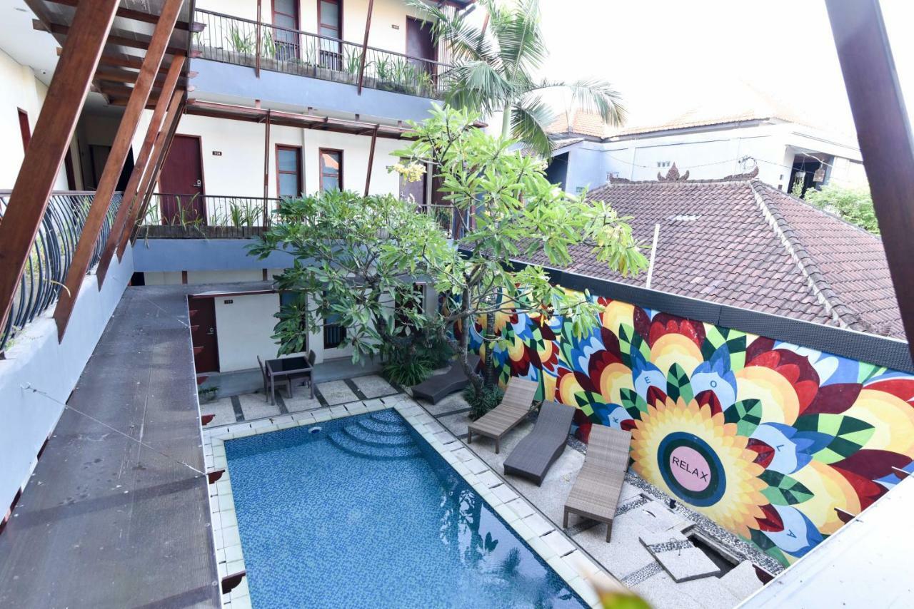 Hotel Reddoorz Near Legian Street Kuta Lombok Esterno foto