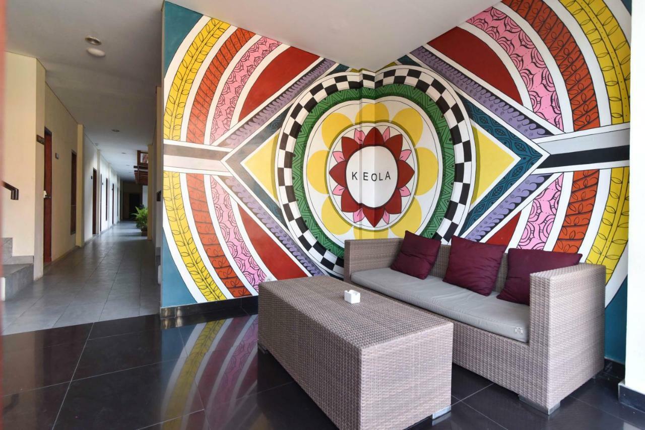 Hotel Reddoorz Near Legian Street Kuta Lombok Esterno foto