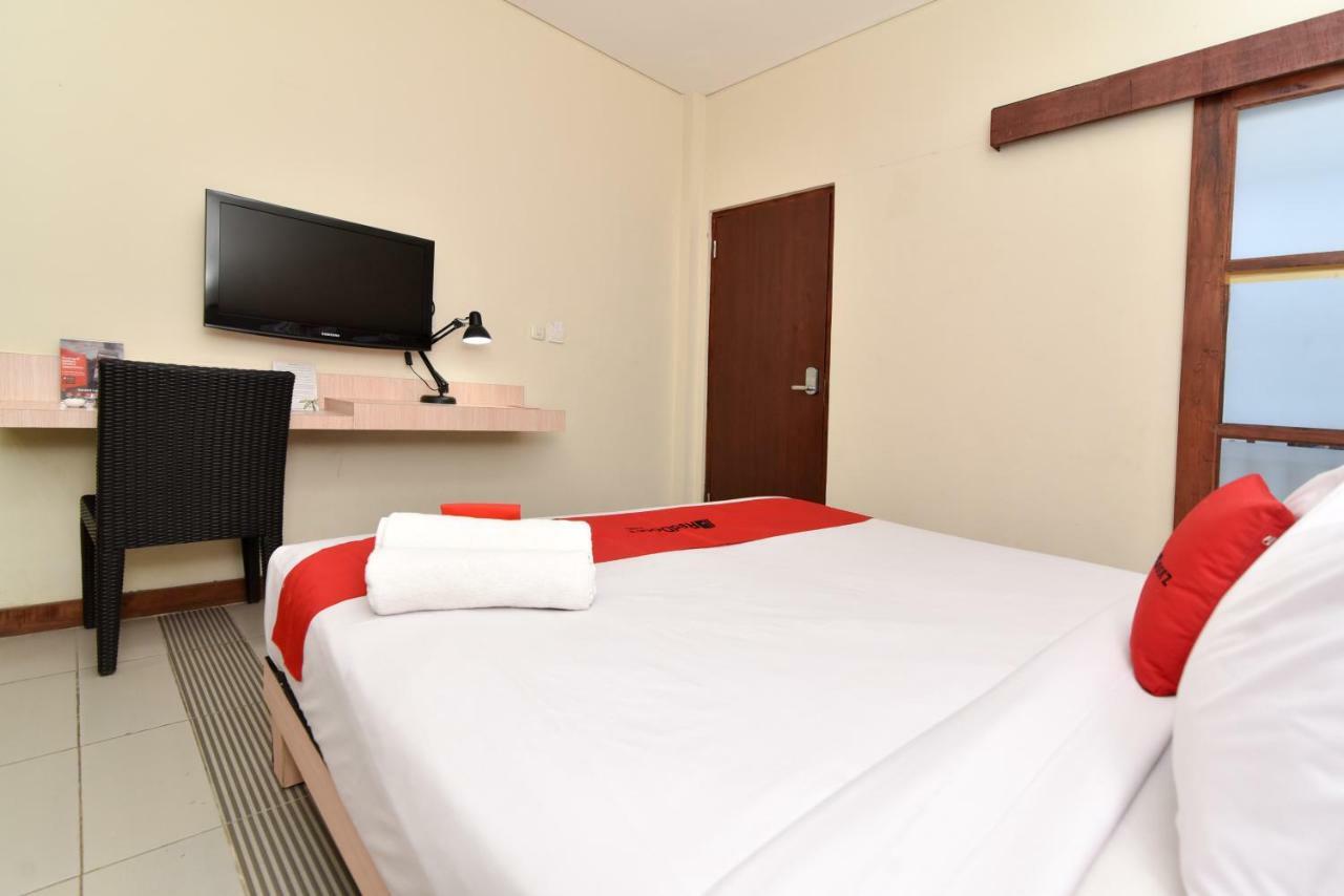 Hotel Reddoorz Near Legian Street Kuta Lombok Esterno foto