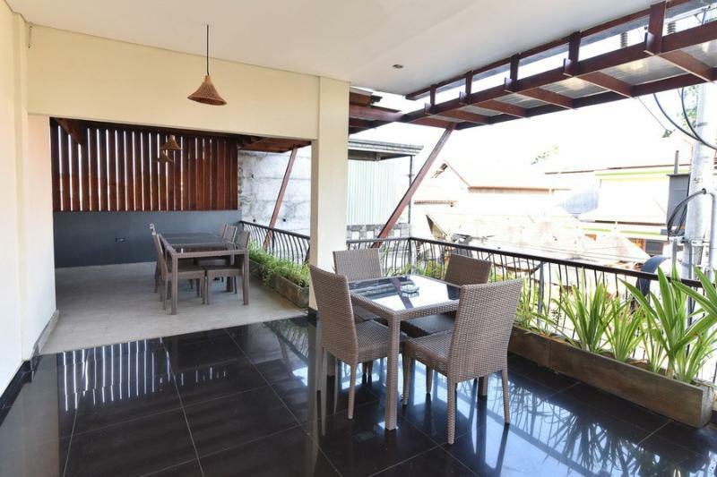 Hotel Reddoorz Near Legian Street Kuta Lombok Esterno foto